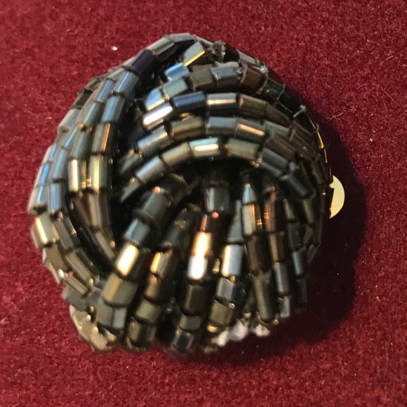 FREE WITH ANY PURCHASE ✨clip Earrings - Picture 4 of 4